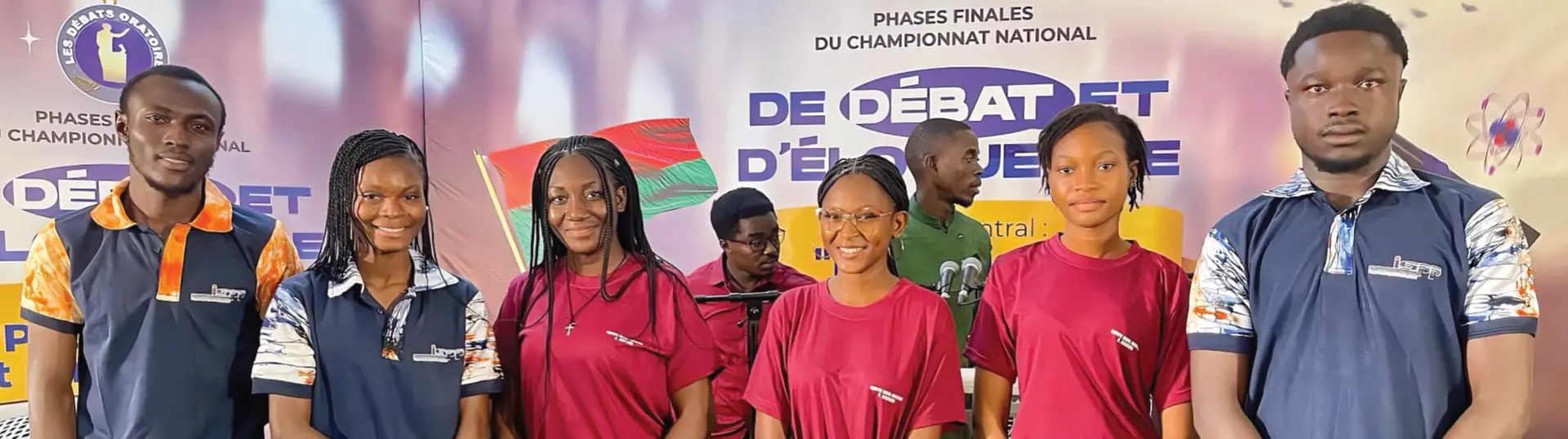 Candidats sur le plateau des Débats Oratoires, phases finales du championnat national
